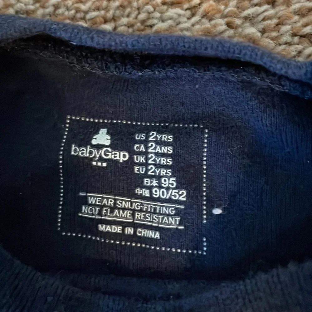 BabyGap long sleeve T-shirt 2T